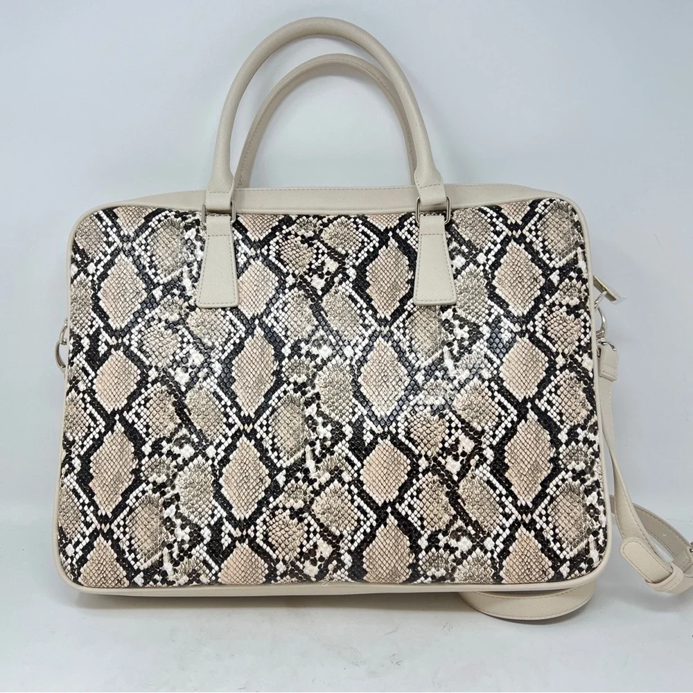 ❤️WHBM NWT Python Print Computer Bag. - Picture 6 of 15